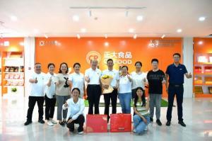 致敬崢嶸歲月 感恩一路奉獻！洛陽(yáng)正大這場(chǎng)退休職工歡送會(huì )情意滿(mǎn)滿(mǎn)！